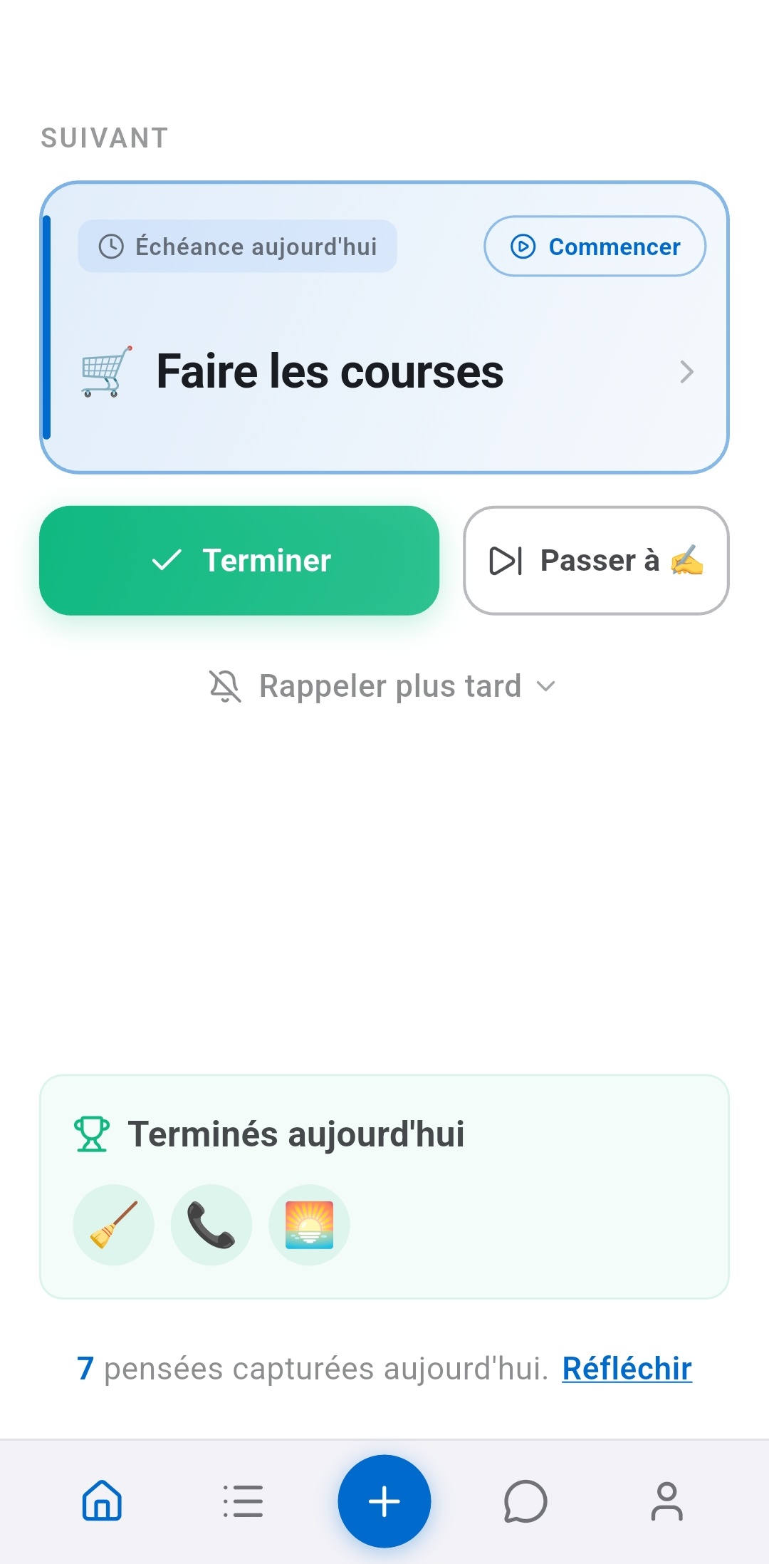 &Eacute;cran d'accueil de l'app Recordo TDAH montrant une seule t&acirc;che &agrave; la fois avec les boutons Terminer et Passer &mdash; con&ccedil;u pour &eacute;liminer la fatigue d&eacute;cisionnelle de votre routine matinale